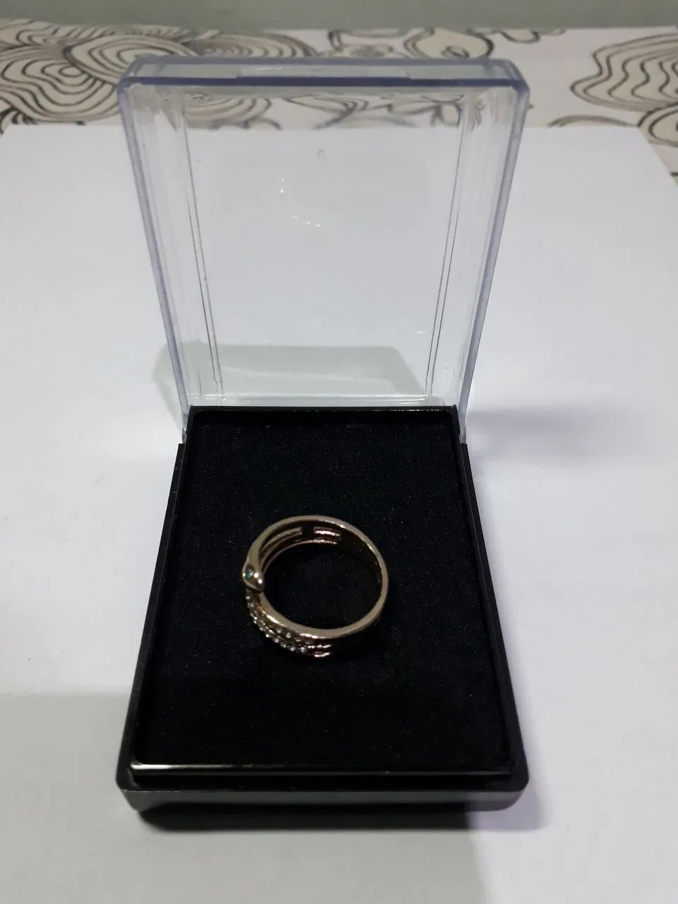 Anel Cobra Dourado com Pedras - Foto 2