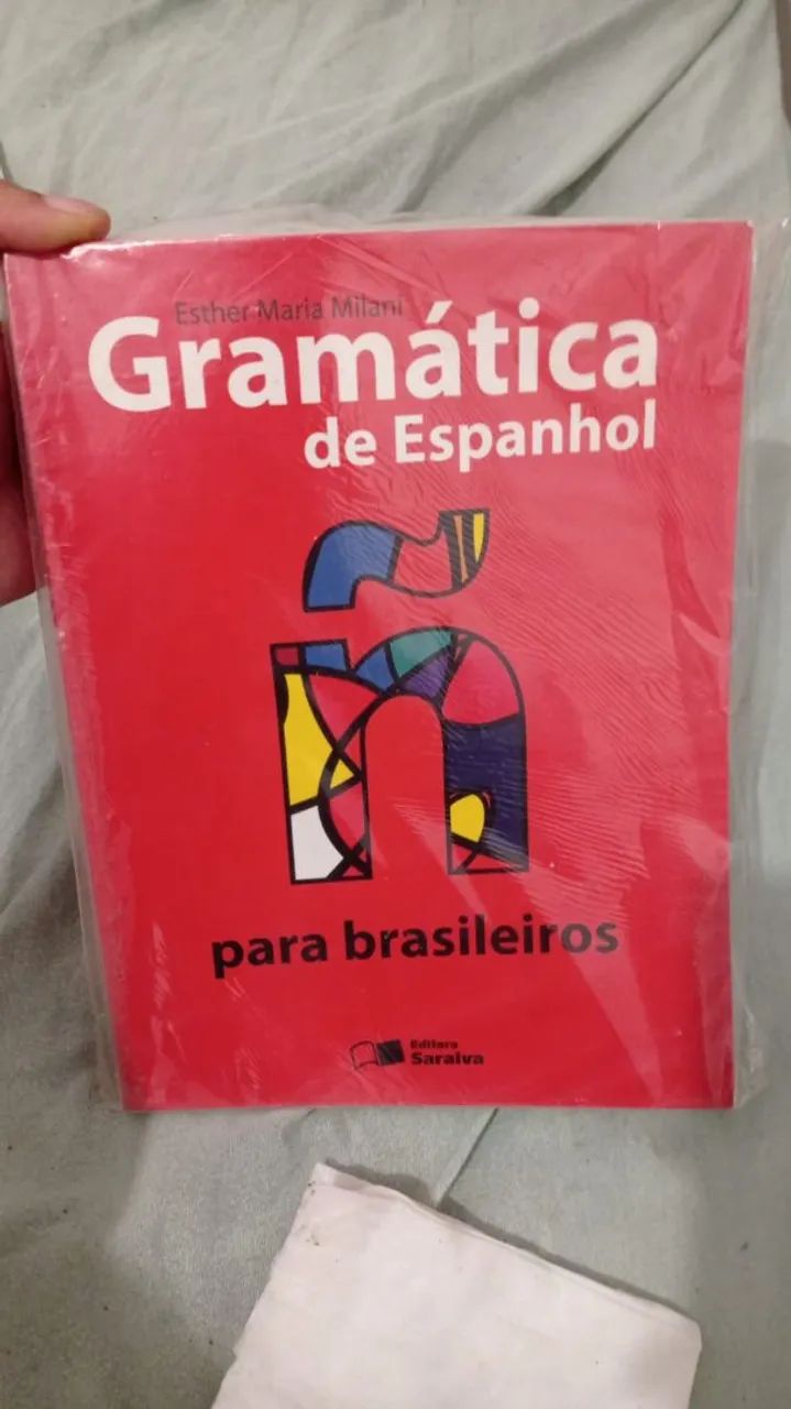 Livro Gramática de Espanhol para Brasileiros - Esther Maria Milani
