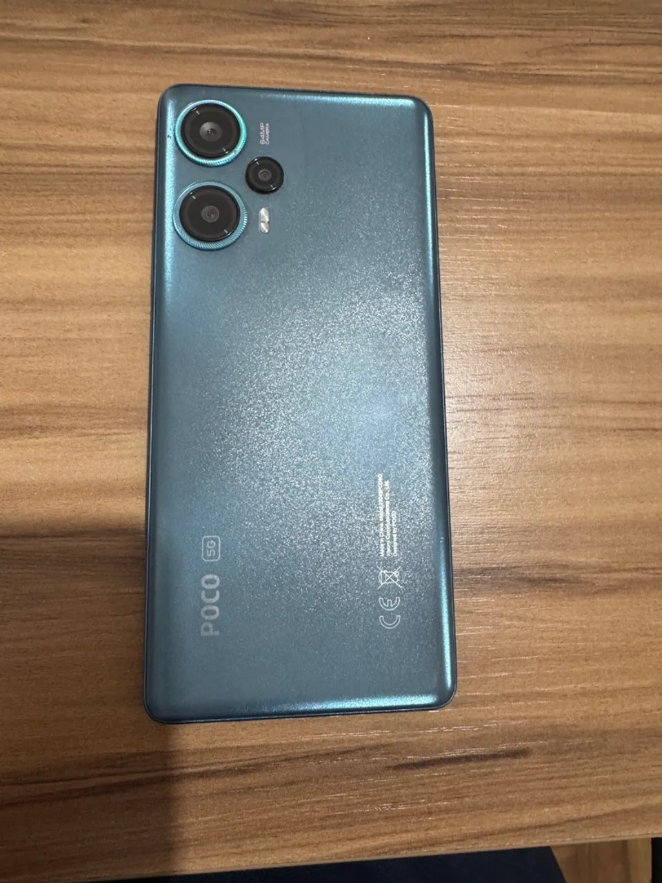 Vendo Poco F5 - 256 gigas.