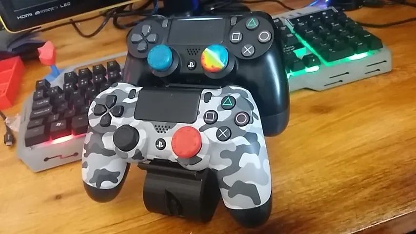 Suporte De Mesa 2 Controles PS4 e Xbox