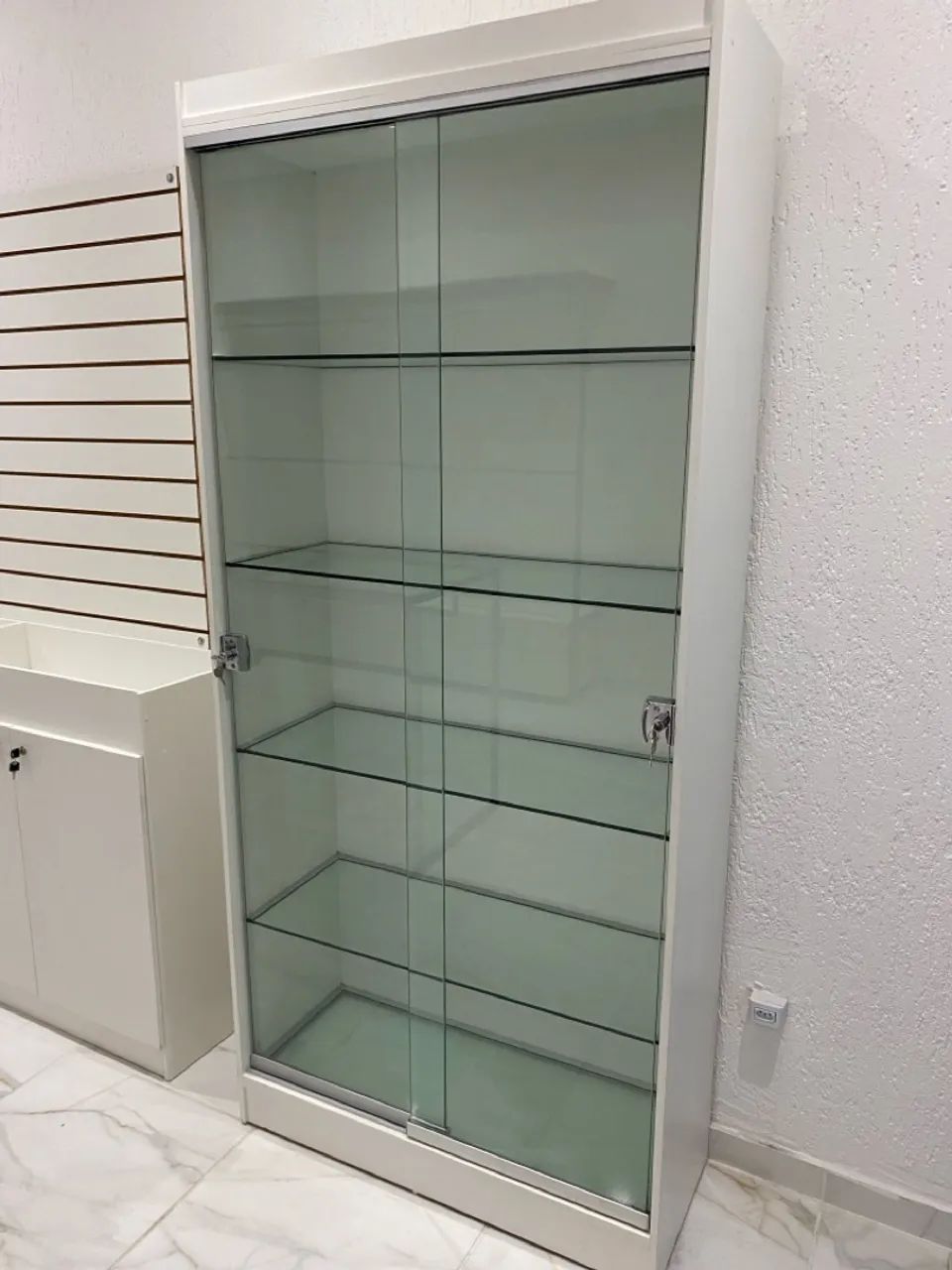 Vitrine de Vidro com Portas de Correr - Ideal para Loja