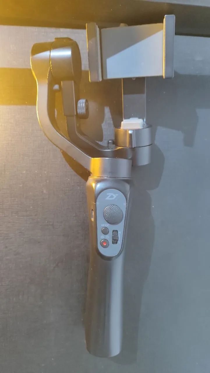 Estabilizador Gimbal para Celular - ZHIYUN Smooth-Q4
