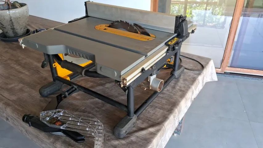 Serra circular de bancada dewalt modelo 7492, extensão deslizante até 825mm 220v 2000W. - Foto 3