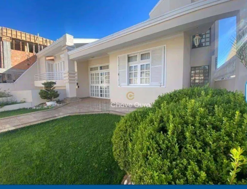 Sobrado com 3 Suítes, Edícula à venda, 362 m² por R$ 1.950.000 - Tropical - Cascavel/PR