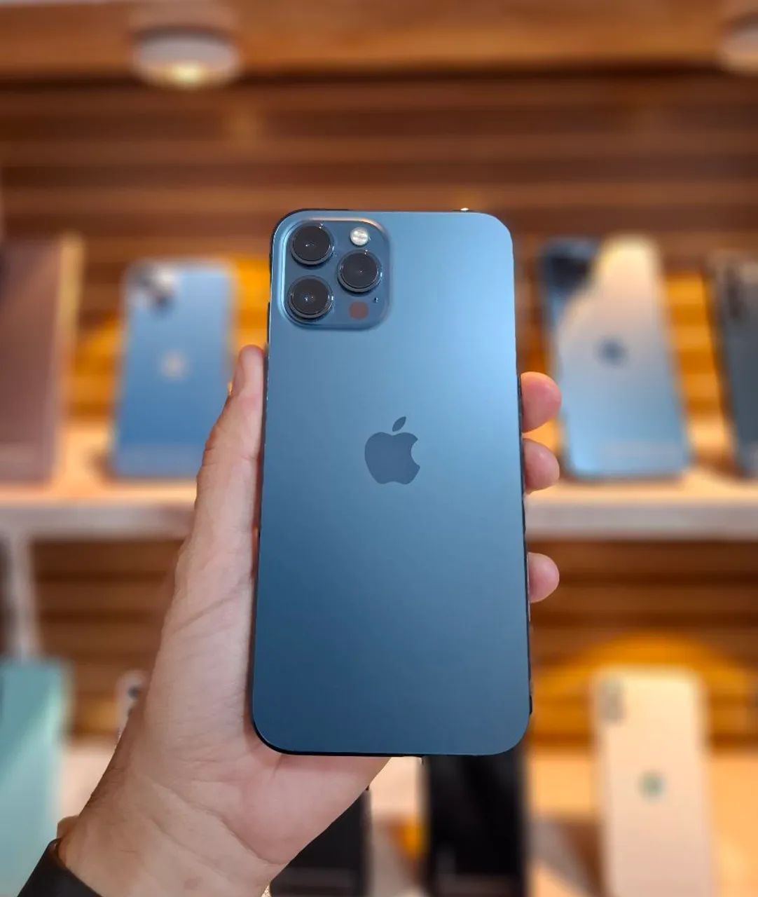 IPhone 12 Pro Max, 256GB, cor azul, usado, bateria 76%, c/ caixa e