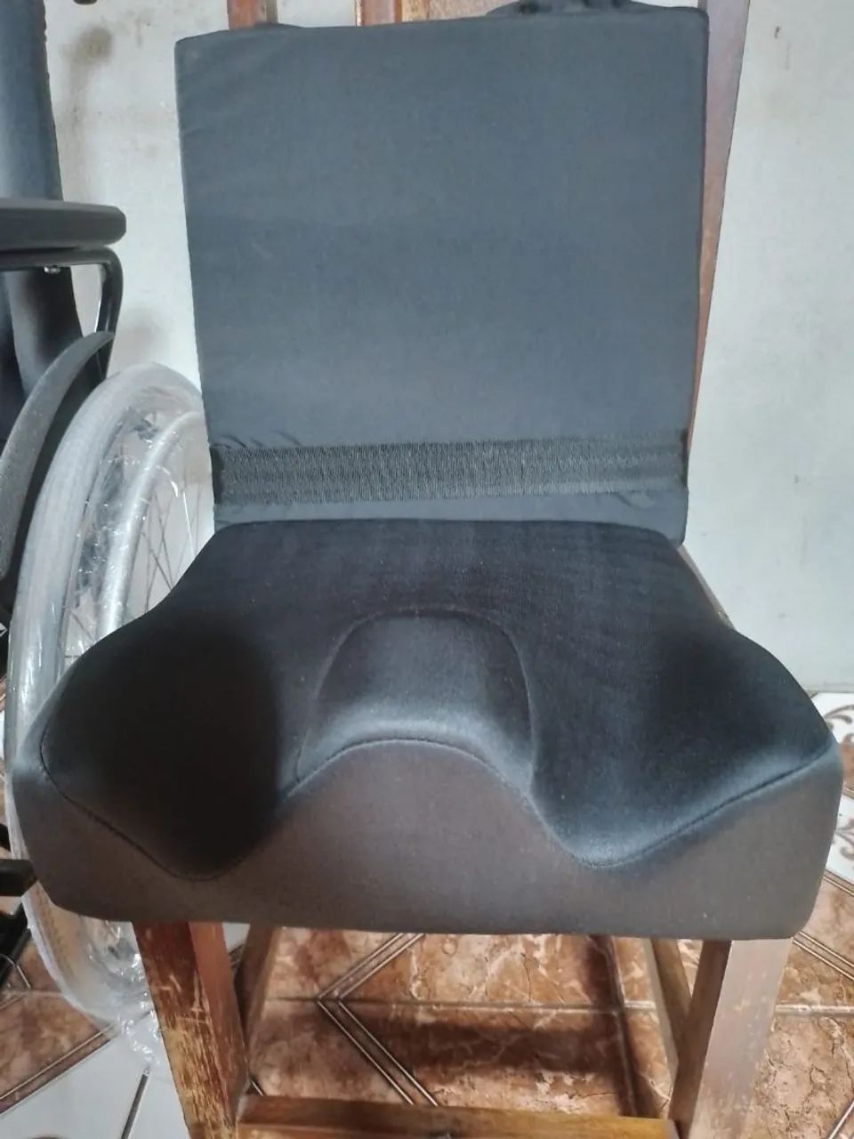 Cadeira de Rodas Confortável e Durável - Foto 4