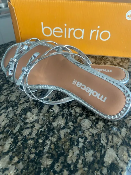 Sandália rasteira prata moleca 
