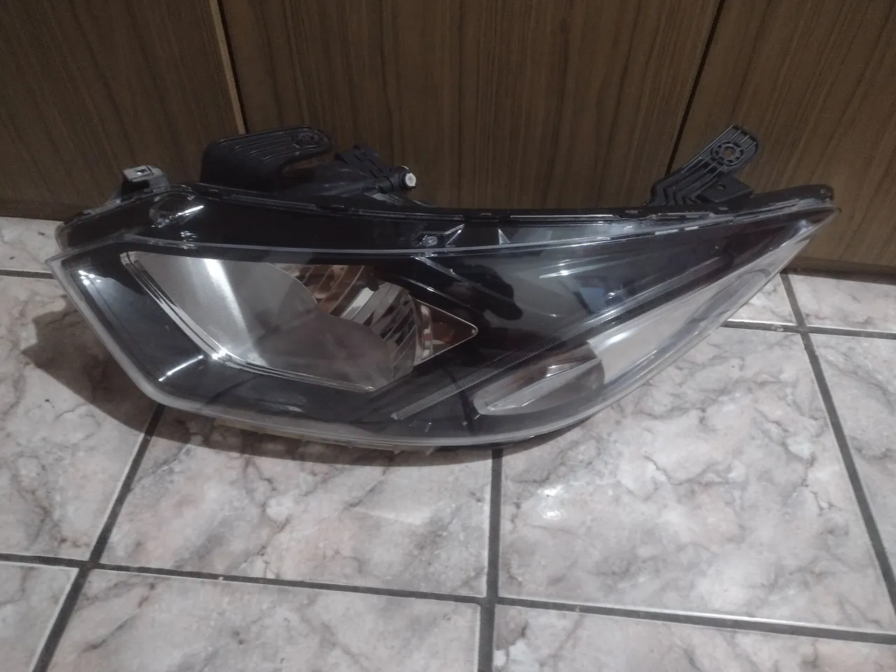 Farol Esquerdo com led Onix Prisma Joy Mascara Negra 17/19