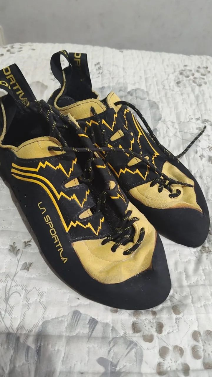 Sapatinha de escalada64314892337409120