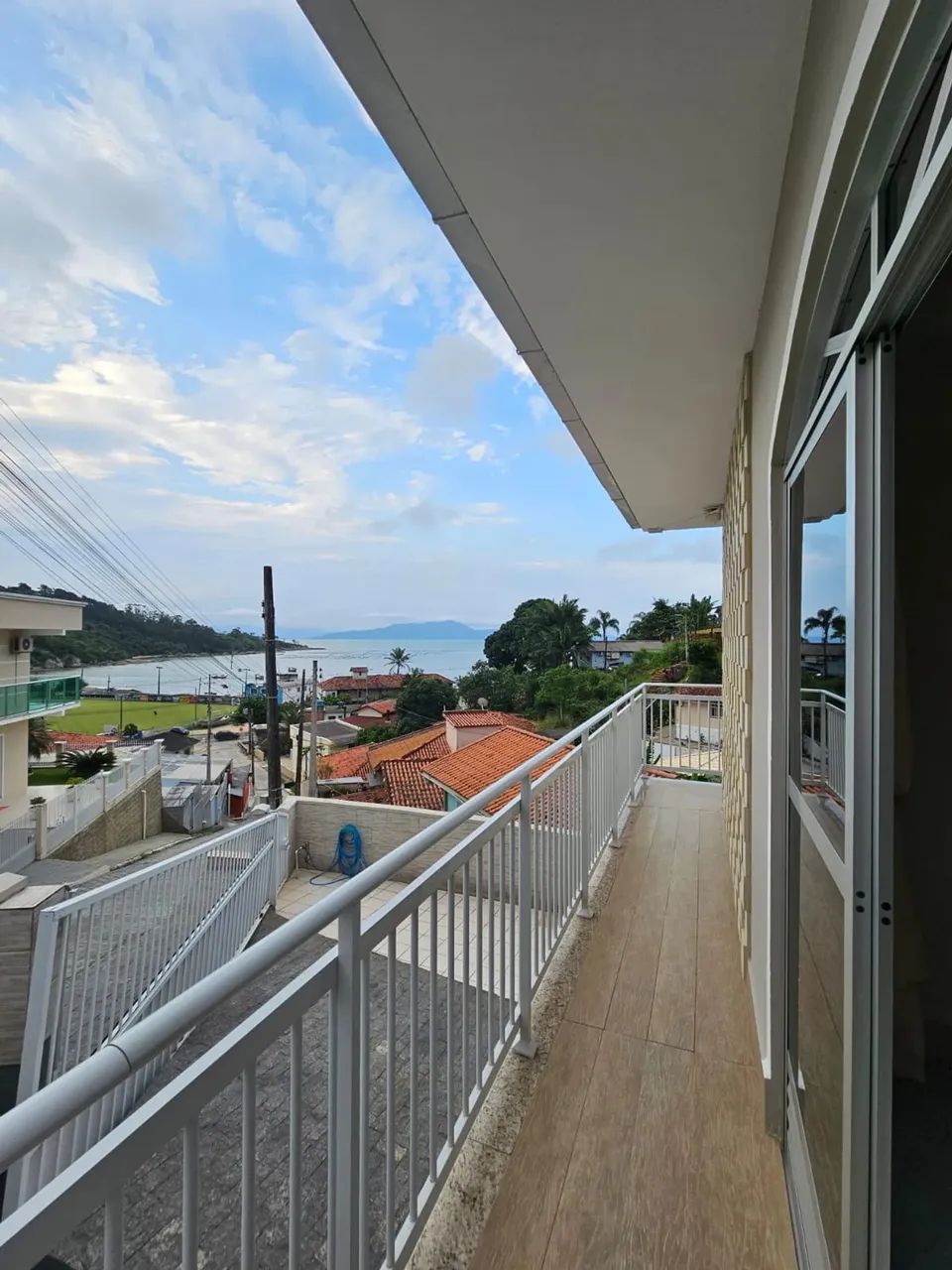 Sobrado à venda, 3 quartos no bairro Calheiros em Governador Celso Ramos