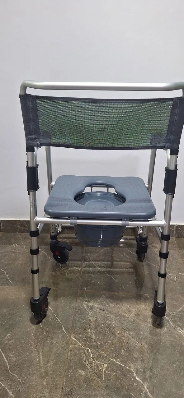 Cadeira de Banho com Rodas - Foto 3