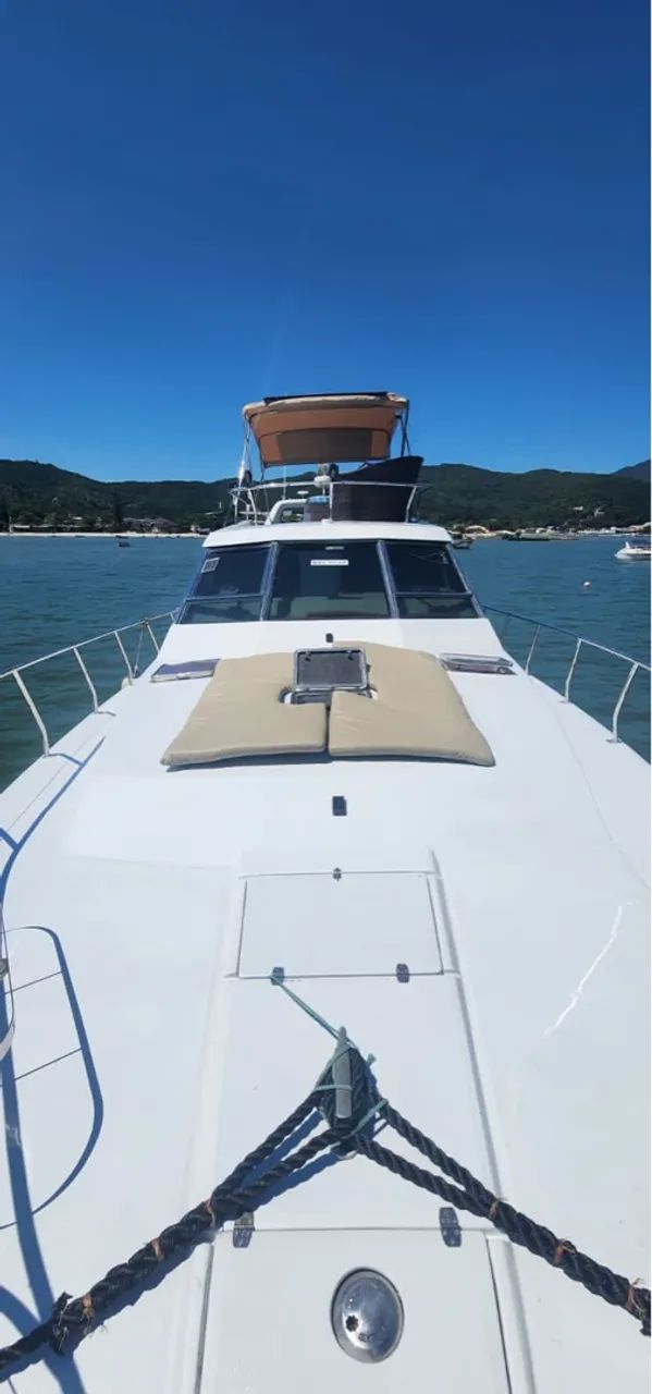 Lancha Carbrasmar 54 pés