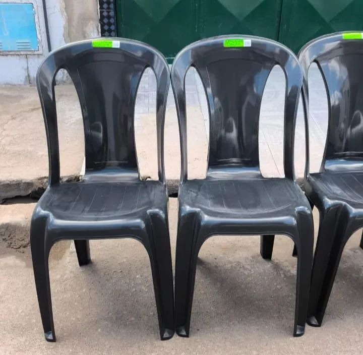 Cadeira de plástico  - Foto 2