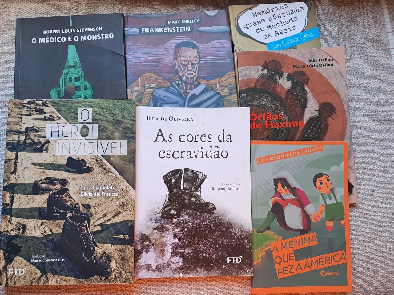 Vendo livros em ótimo estado de conservação - Livros e Vendo livros em ótimo estado de conservação - Livros e