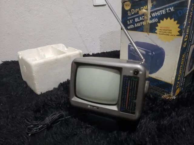 Tv Rádio Vintage Diplomat Mini Tv 5 Polegadas  - Foto 2