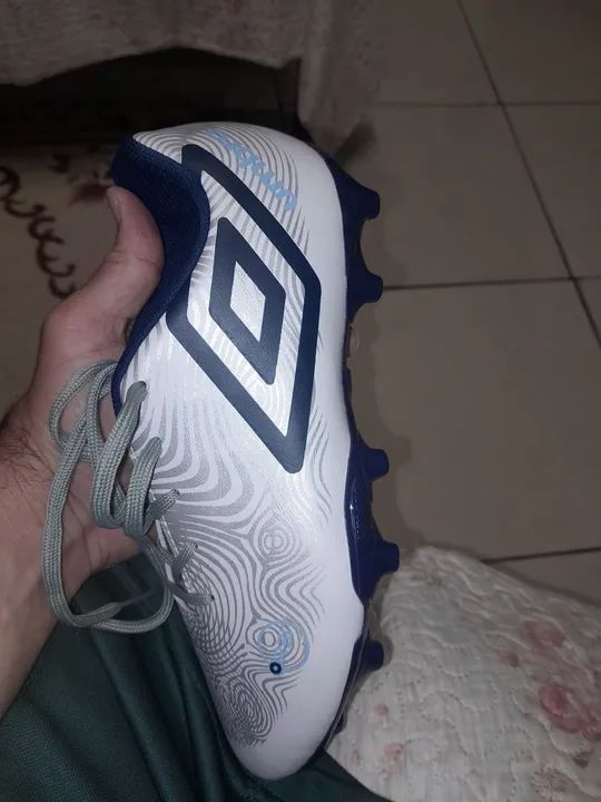 Chuteiras de Futebol Umbro - Tamanho 37- Usadas - Foto 4