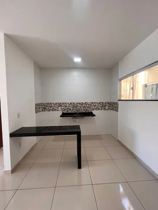 Apartamento de um quarto com área de serviço e garagem