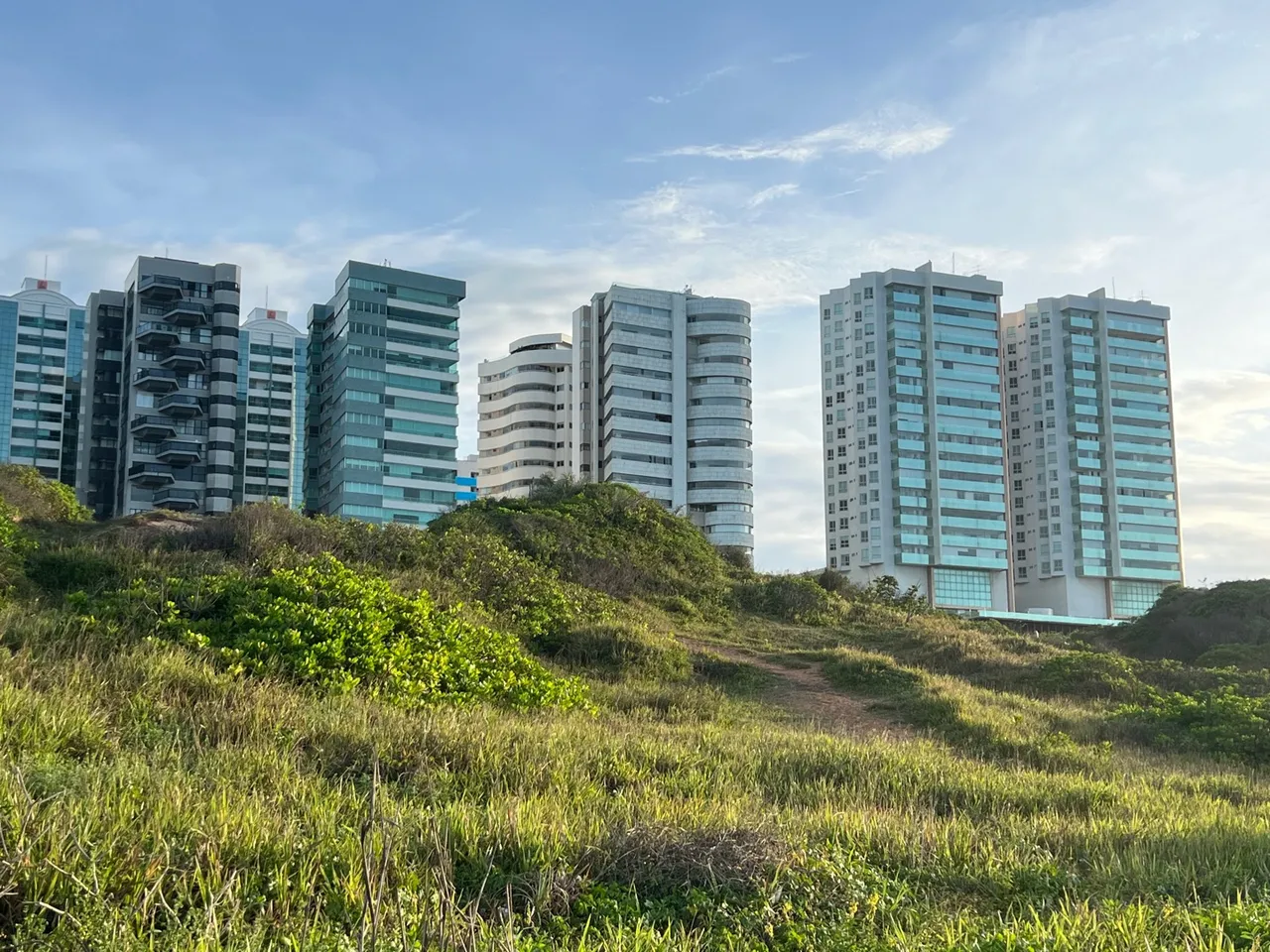 Apartamento na Ponta do Farol | 1 por andar | 5 suítes | vista mar eterna