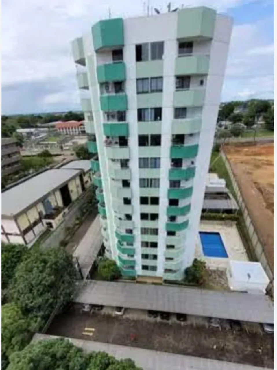 Apto com três quartos sendo um suíte no condomínio Rio Tupana - 169m²