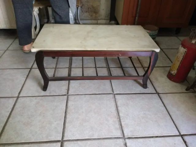 Mesa De Centro Em Caviúna Com Tampo Em Mármore Antiga - Foto 2