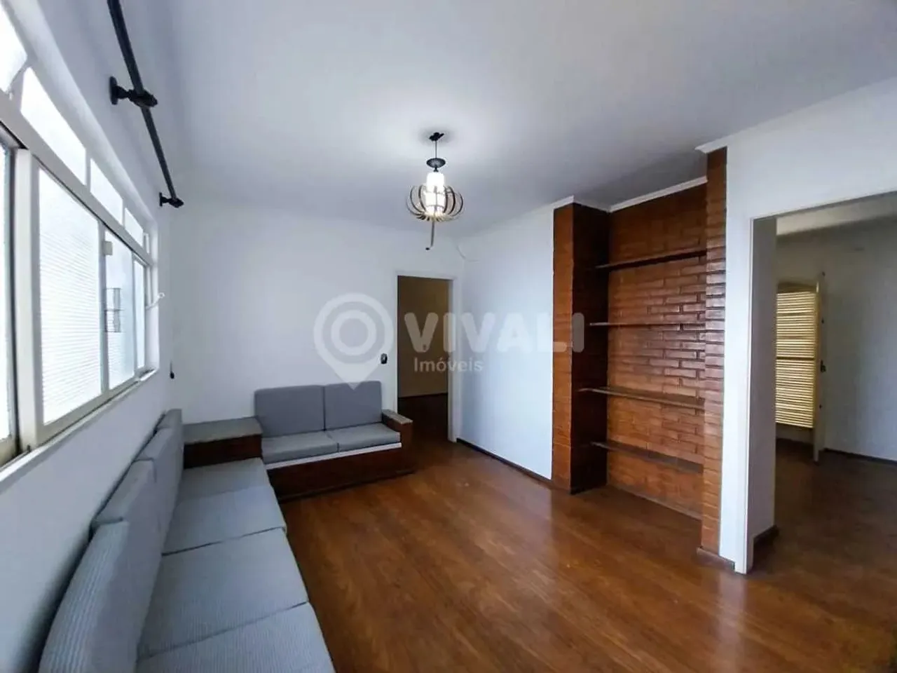 Casa de rua - / Residencial / Vila Brasileira