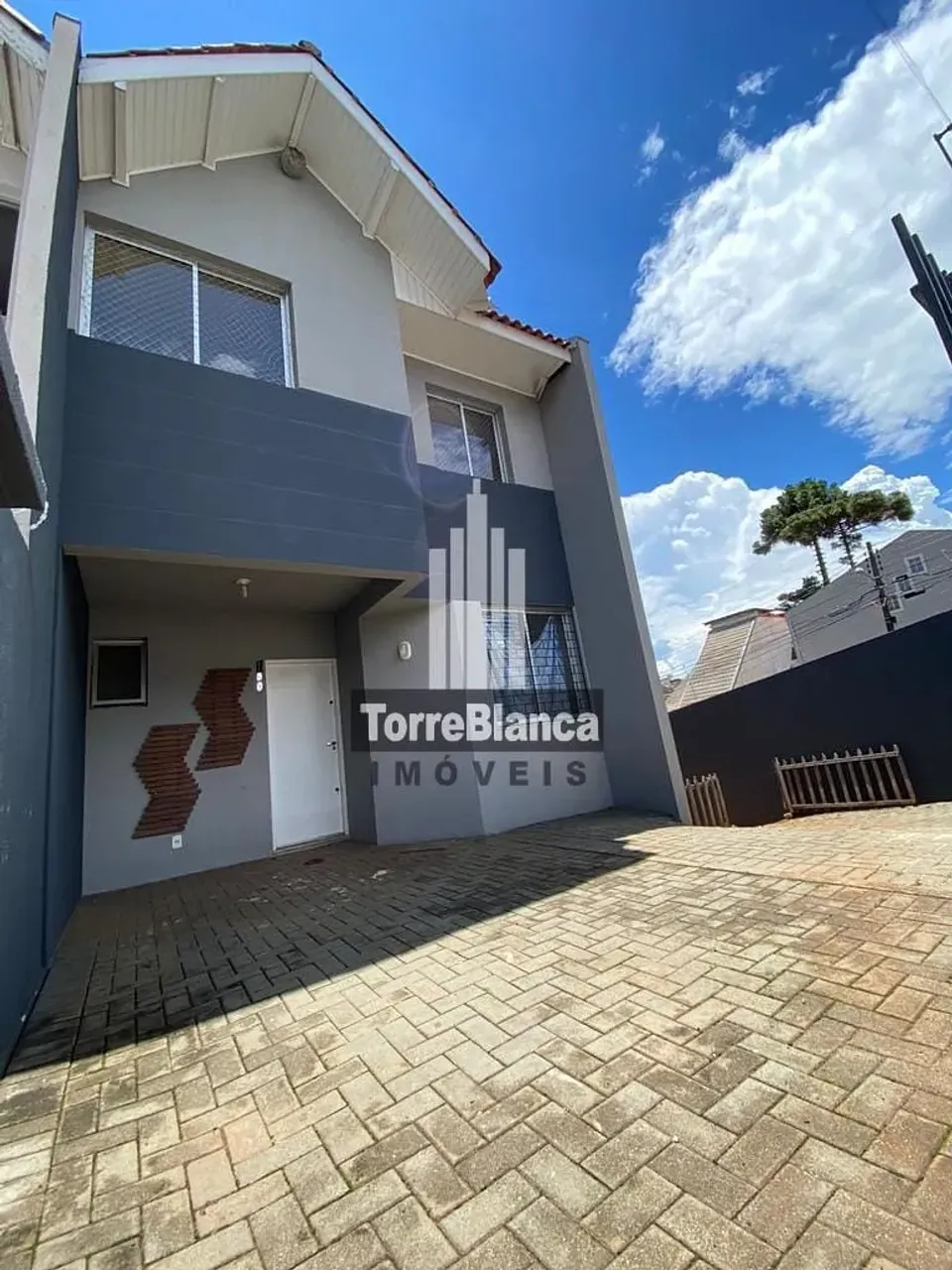 Sobrado para Locação, 3 Quartos sendo 1 suíte, 2 Vagas, 120 m² de área total, Estrela - Po