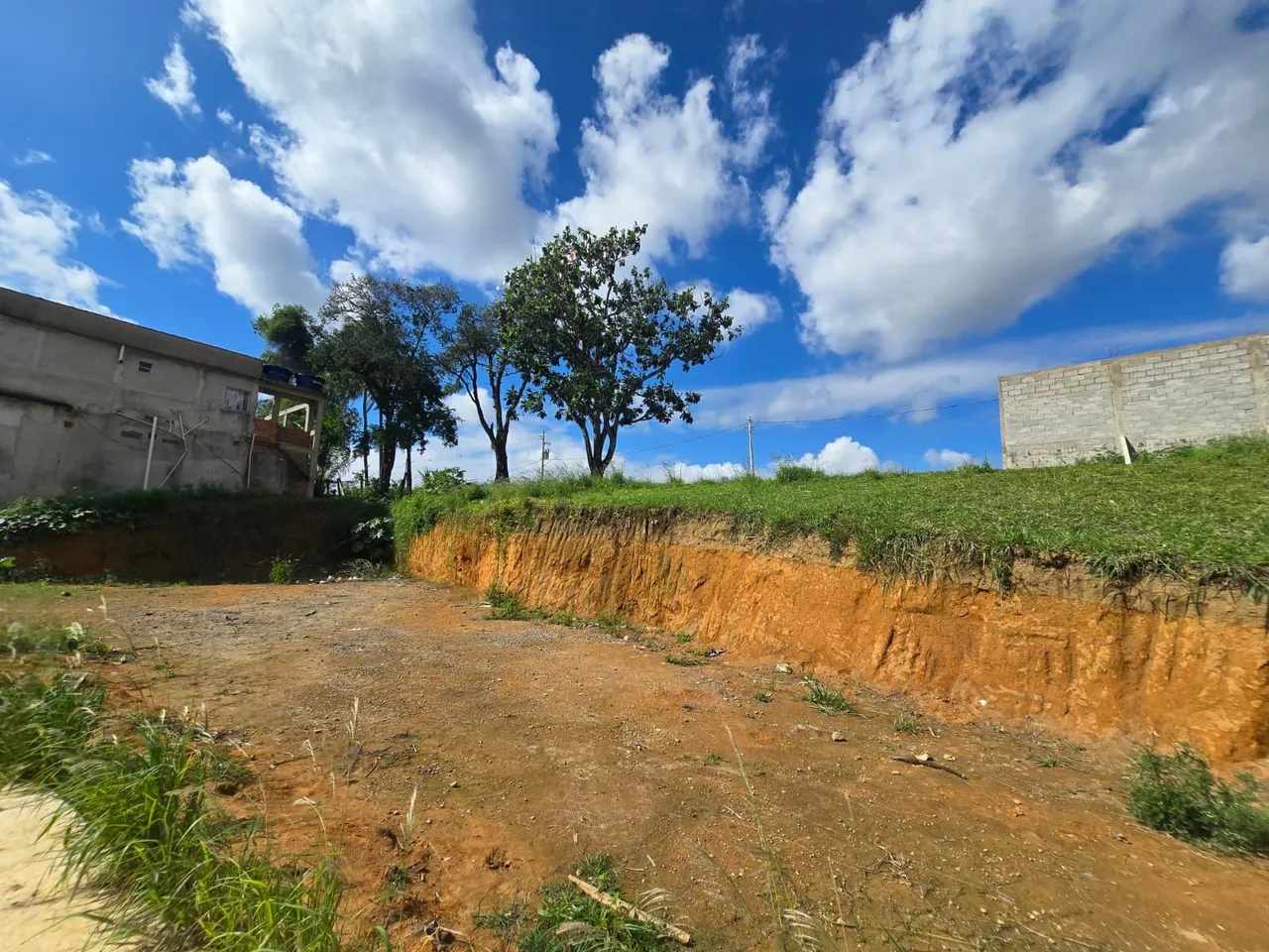 Terreno Escriturado - 486m² - Permuta