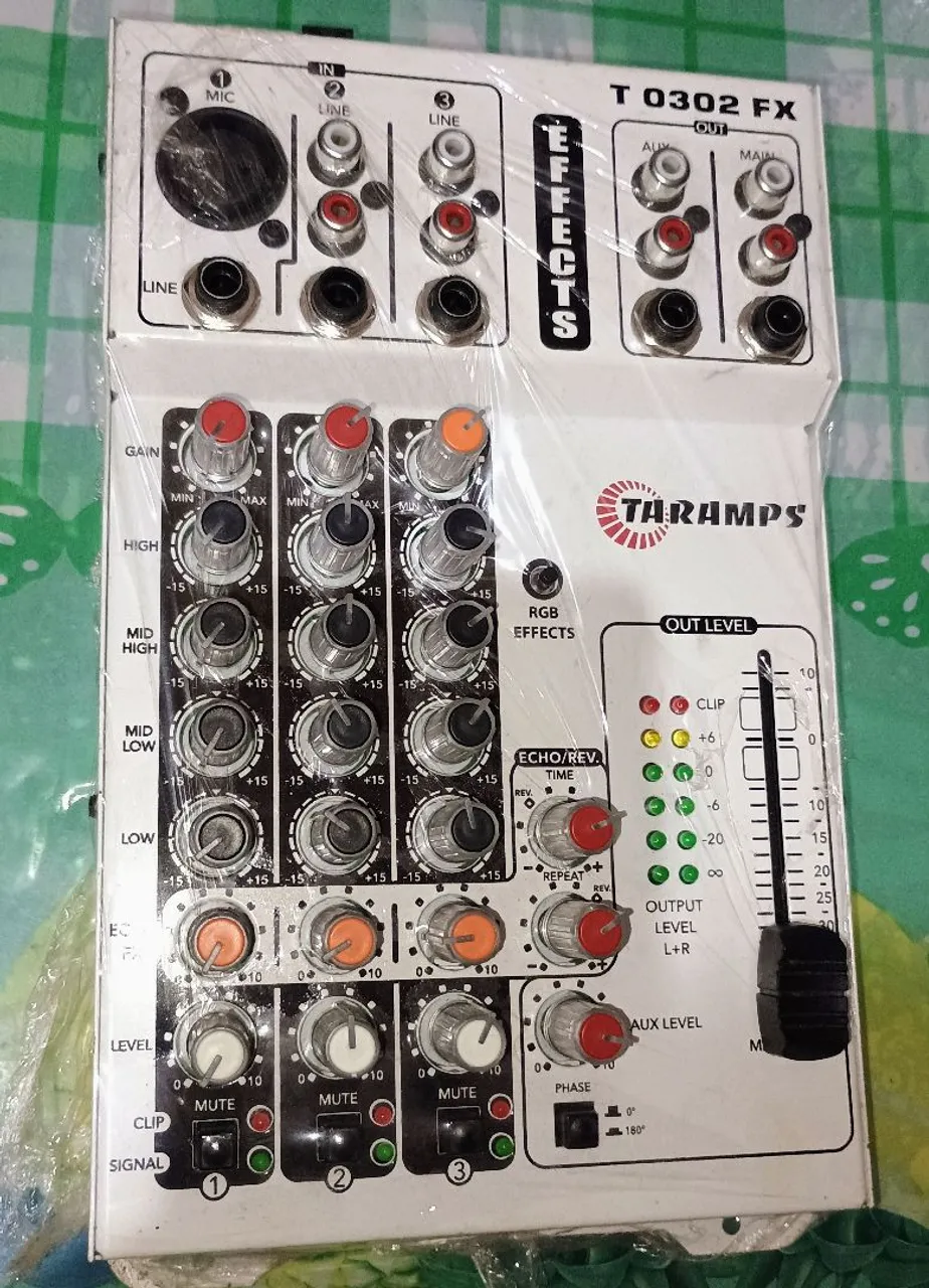 Mesa de Som Taramps T 0302 FX