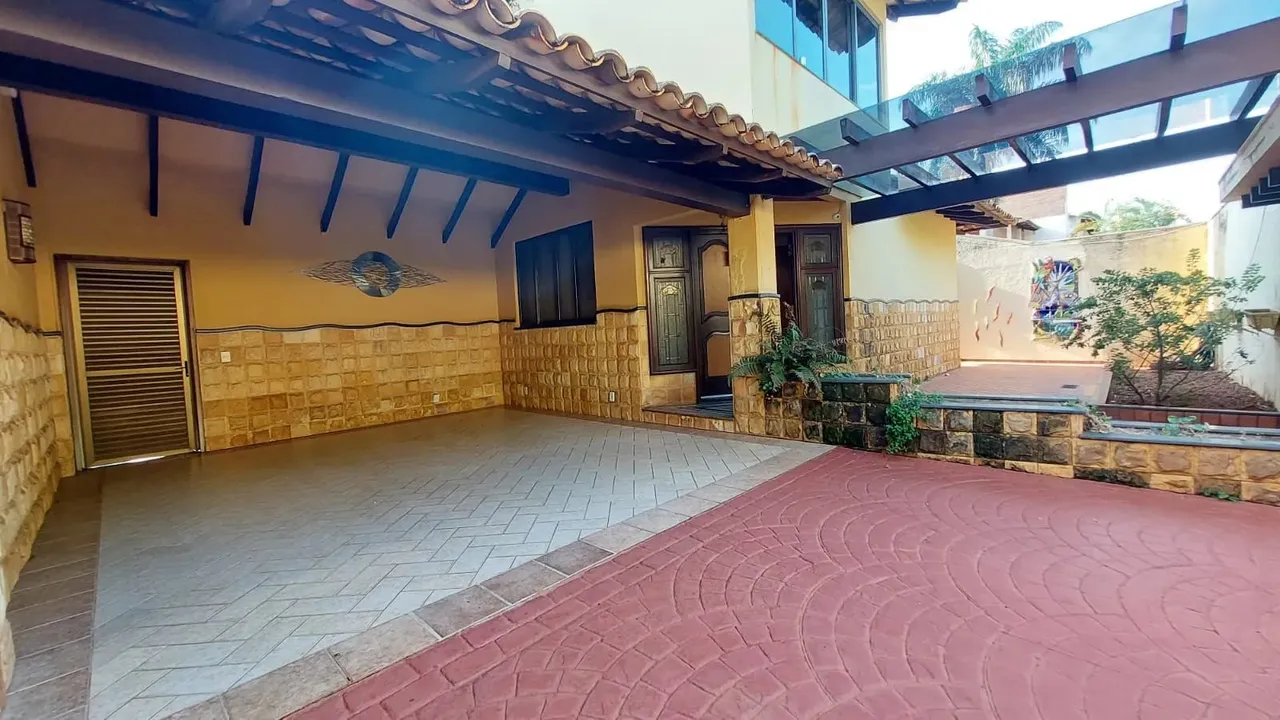 Sobrado Setor Jaó, 338 m² com 4 quartos - Goiânia