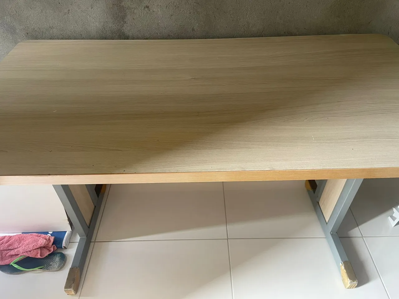 Mesa de Escritório em Ótimo Estado