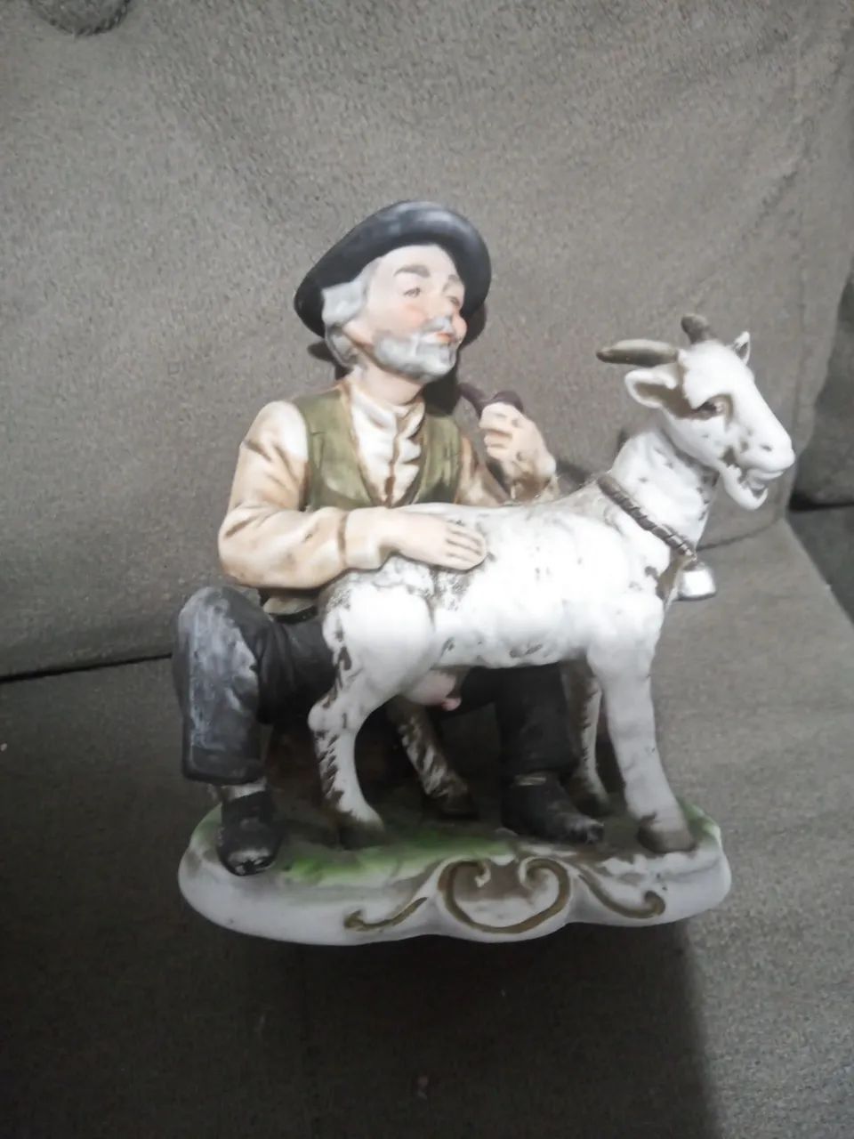 Antigas Estatuetas de Porcelana - Foto 3