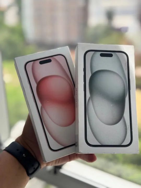 iPhone 15 128GB - Novo lacrado - Rosa e preto 