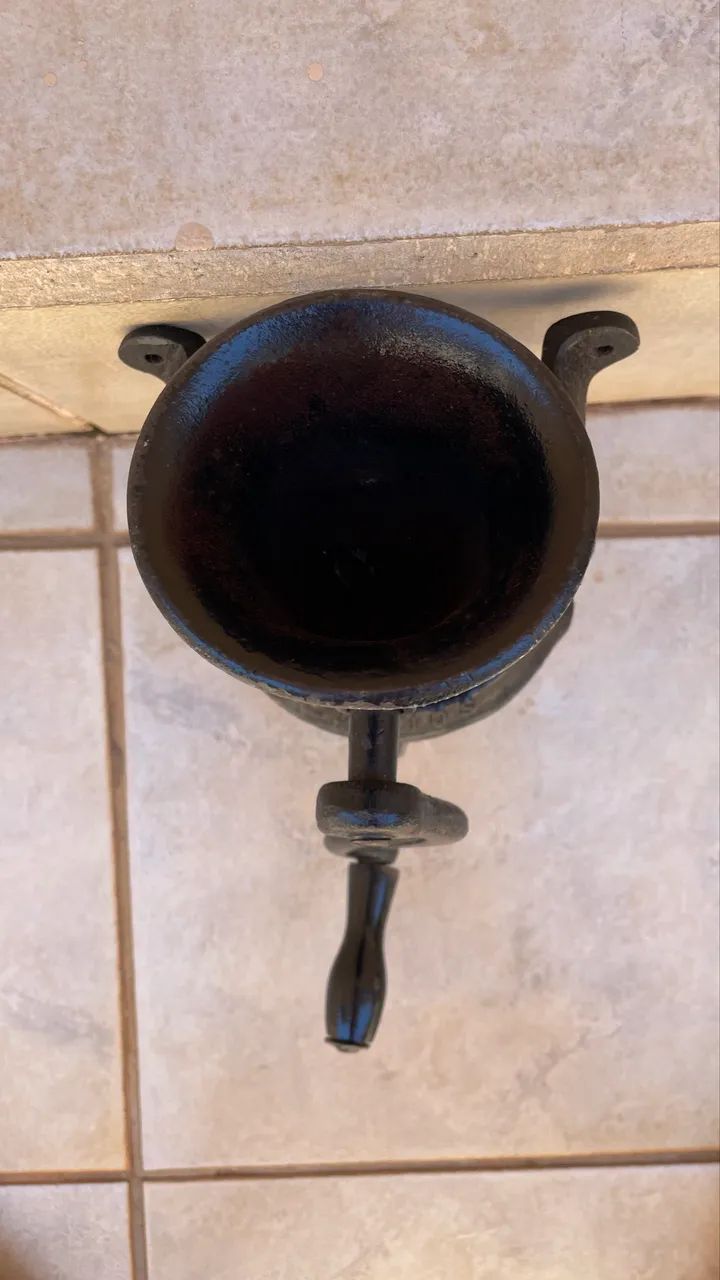 Moedor de café antigo ferro  - Foto 4