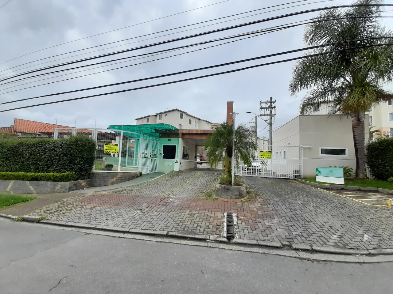 Imóvel para aluguel possui 48 metros quadrados com 2 quartos
