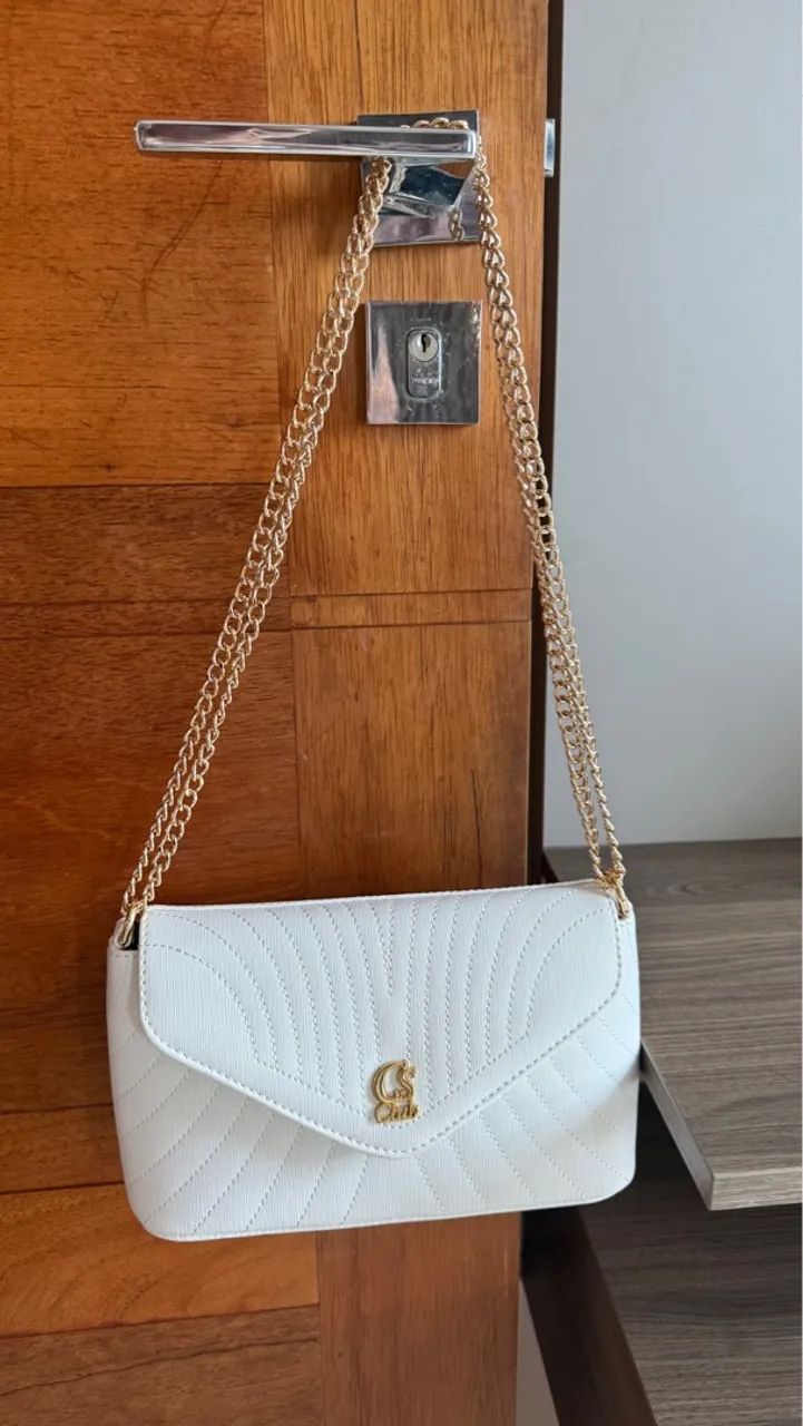 Bolsa Branca com Corrente Dourada - CS Club