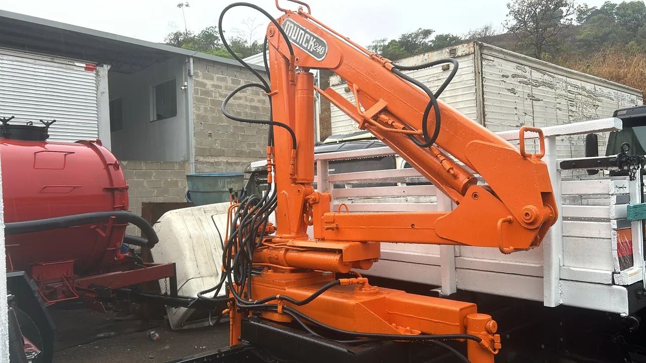 Caminhão Mercedes-Benz 1214C ano 1998 - Foto 4