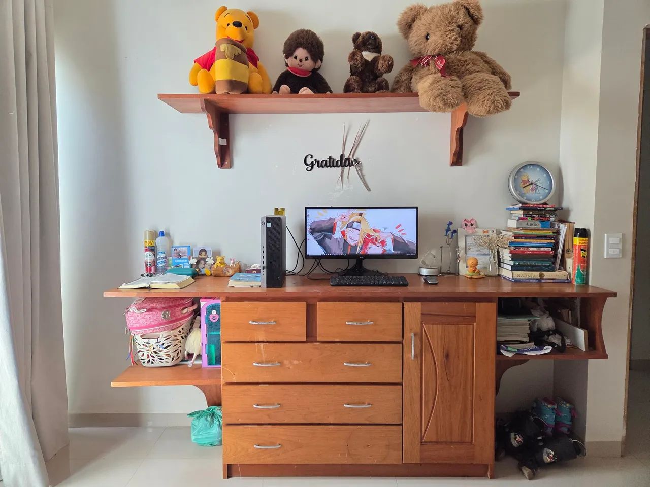 Cômoda +prateleira. 
