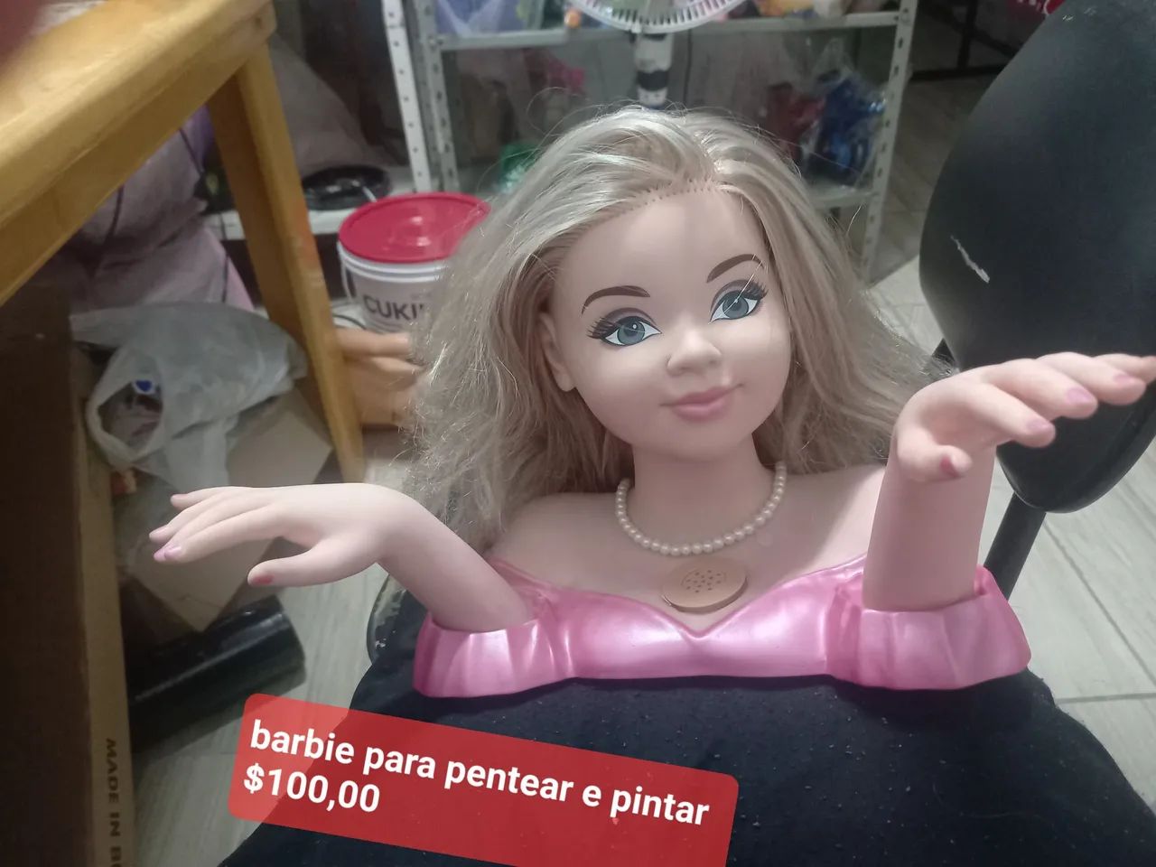 Barbie para pentear e pintar ela fala