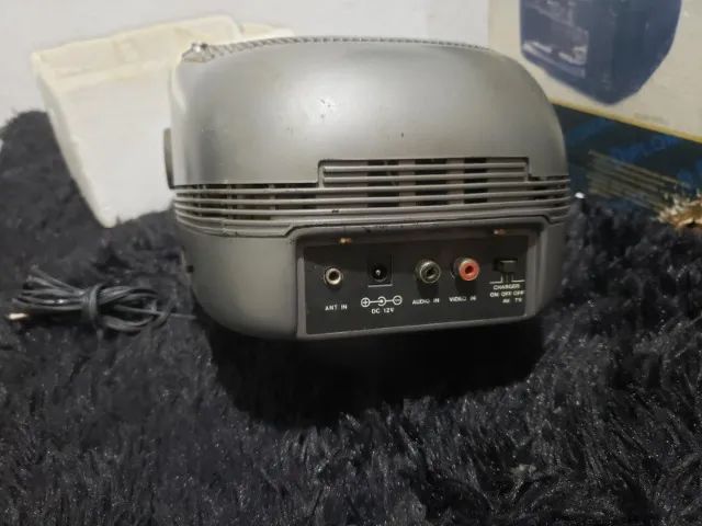 Tv Rádio Vintage Diplomat Mini Tv 5 Polegadas  - Foto 6