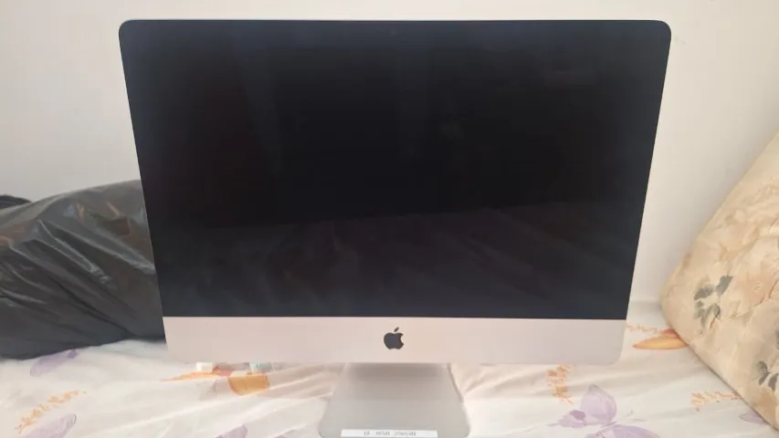 【極上状態】iMac 21インチ 2019 i7/32GB/500GB SSD iMac 21.5-inches (2019) - Core i7 3.2 GHz - 32GB RAM - SSD 512 GB