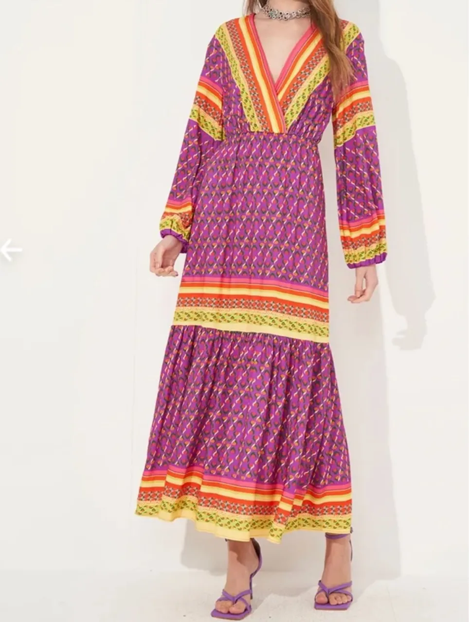 Vestido Longo Estampado Vibrante - Elegância e Estilo!