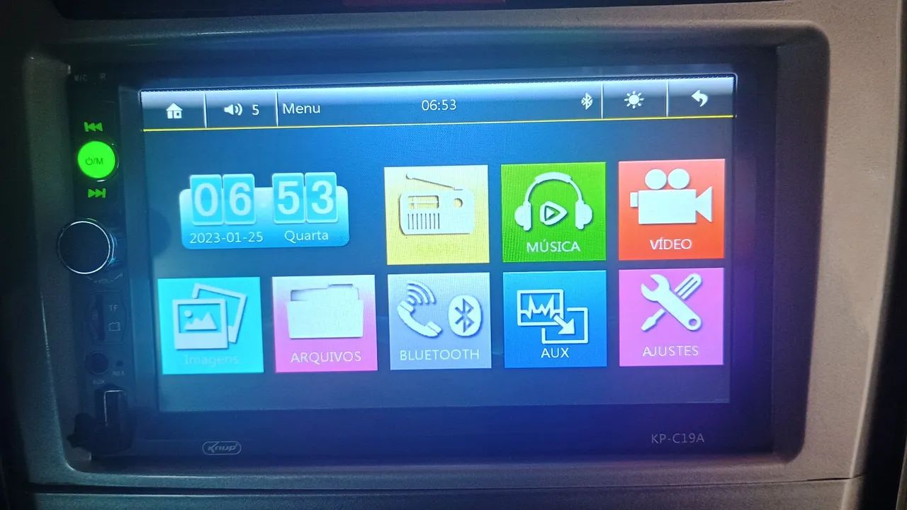 7-inch Multimedia Display with Rear Camera64318191825538120