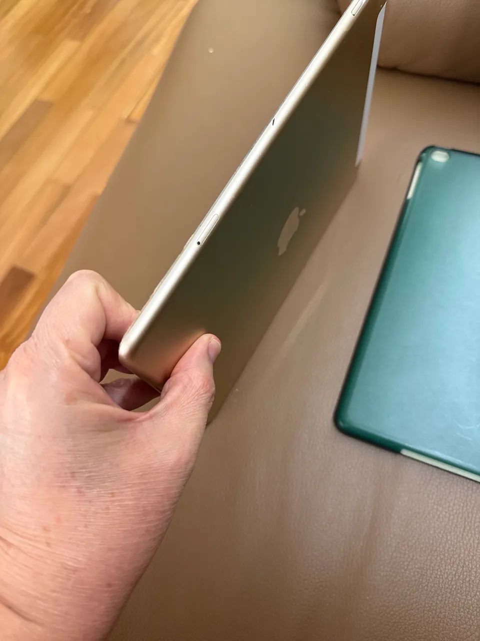 iPad Air 2 Wi-Fi + Cell 128 Gb Gold  - Foto 3