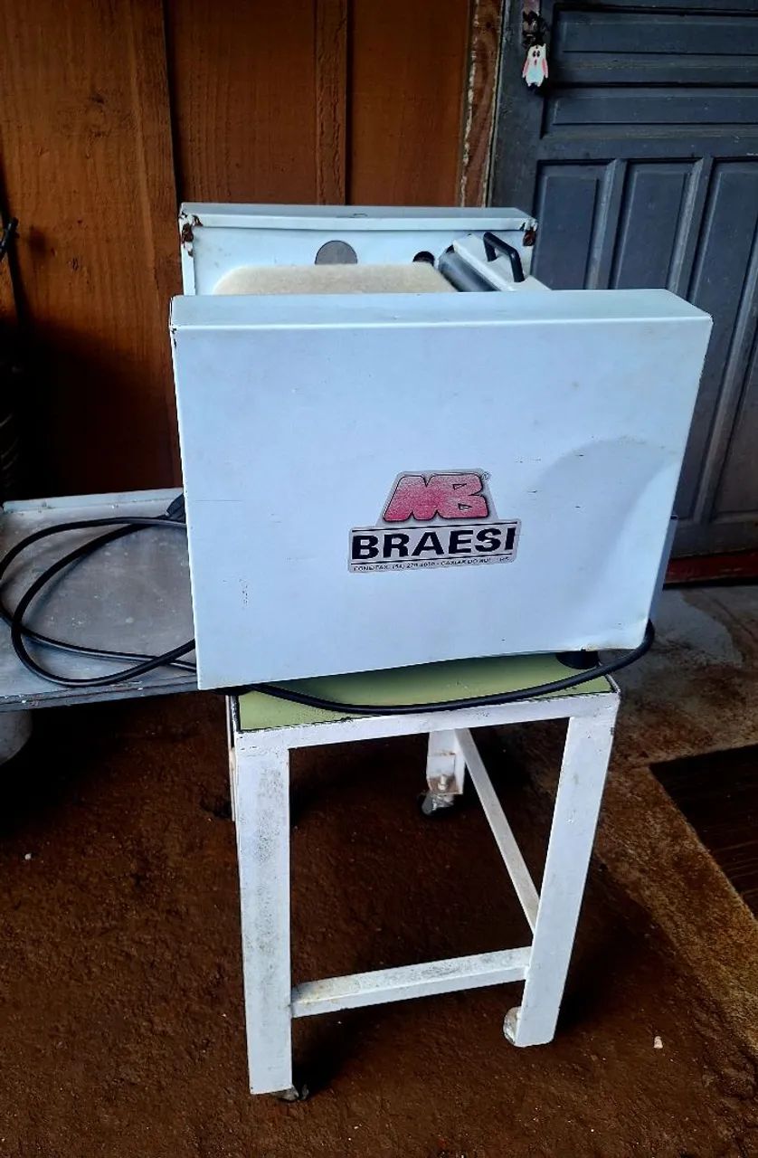 Modeladora de Pães Braesi MB 35 com pedestal bivolt  - Foto 3
