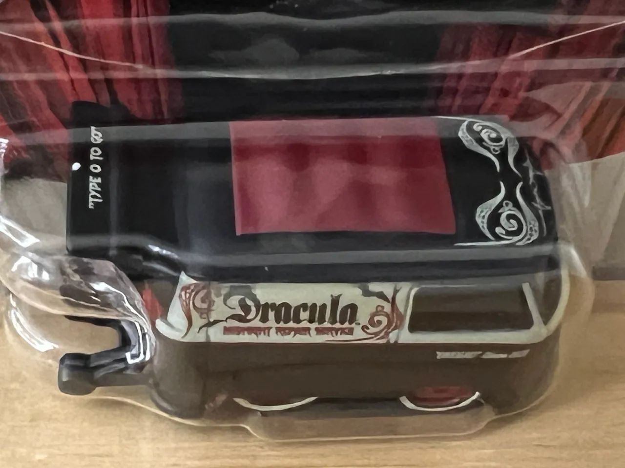 Hot Wheels Kool Kombi Dracula Premium - Foto 5