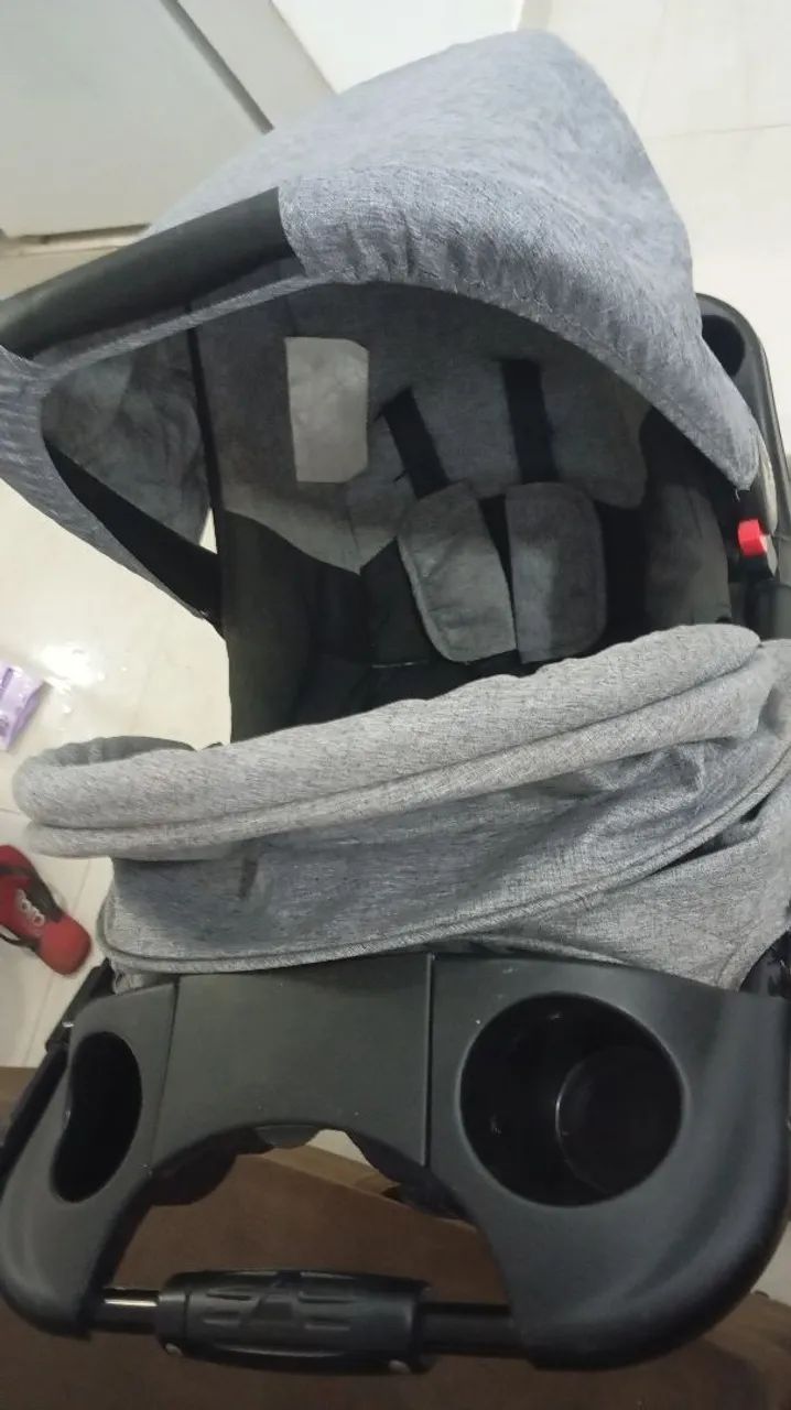 Carrinho de bebê com bebê conforto  - Foto 2