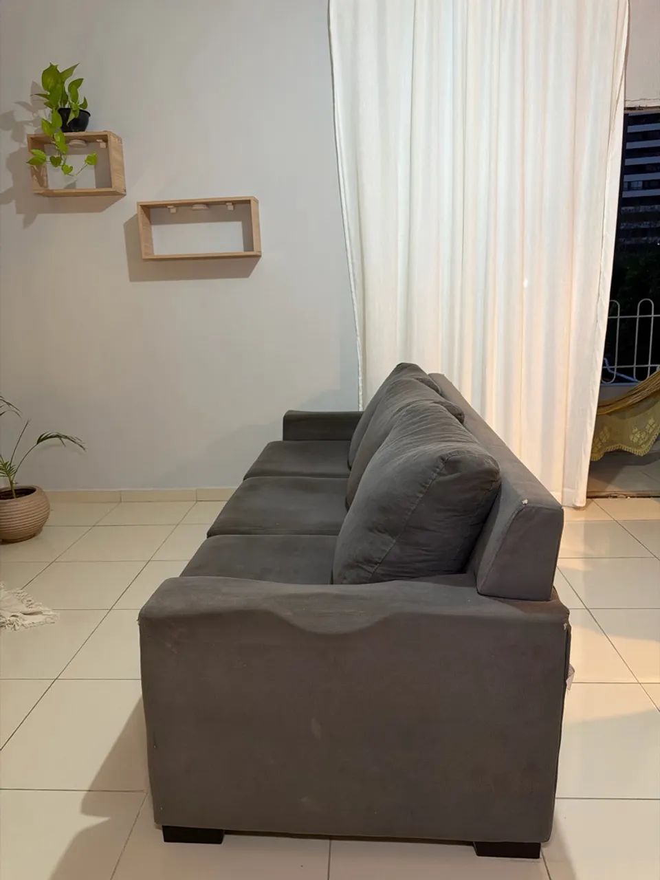 SOFÁ 3 LUGARES CINZA  - Foto 3