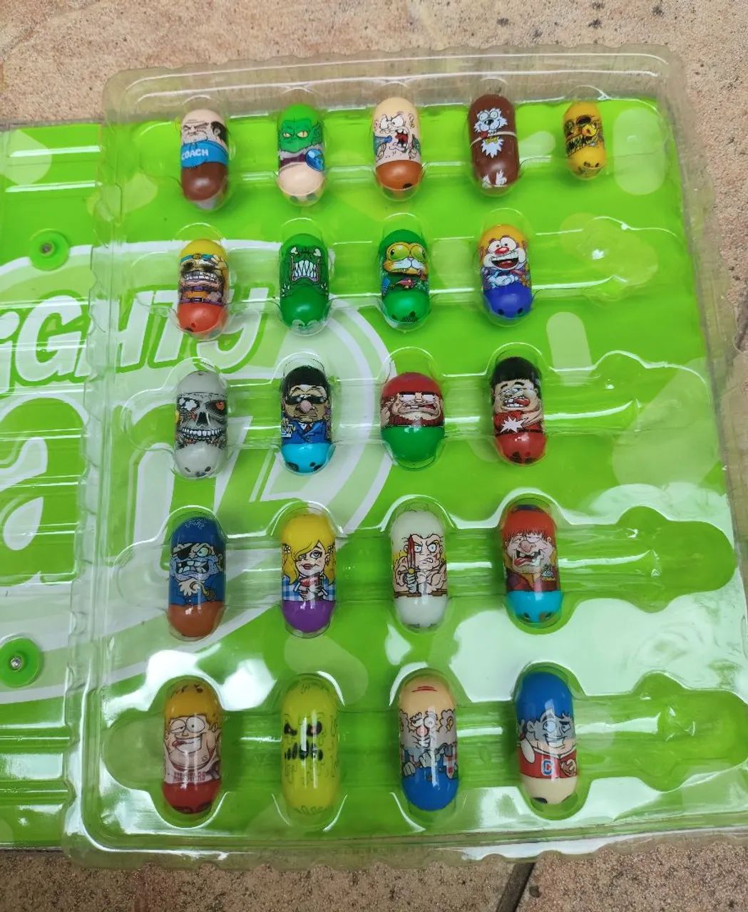 Maleta mighty beanz original com 42 beanz e alguns raros mais