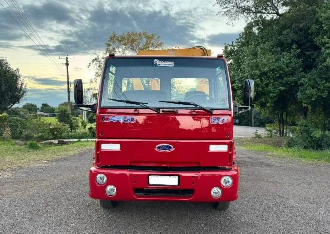 Ford cargo 1317 4x2 Ano 2005 - Foto 3