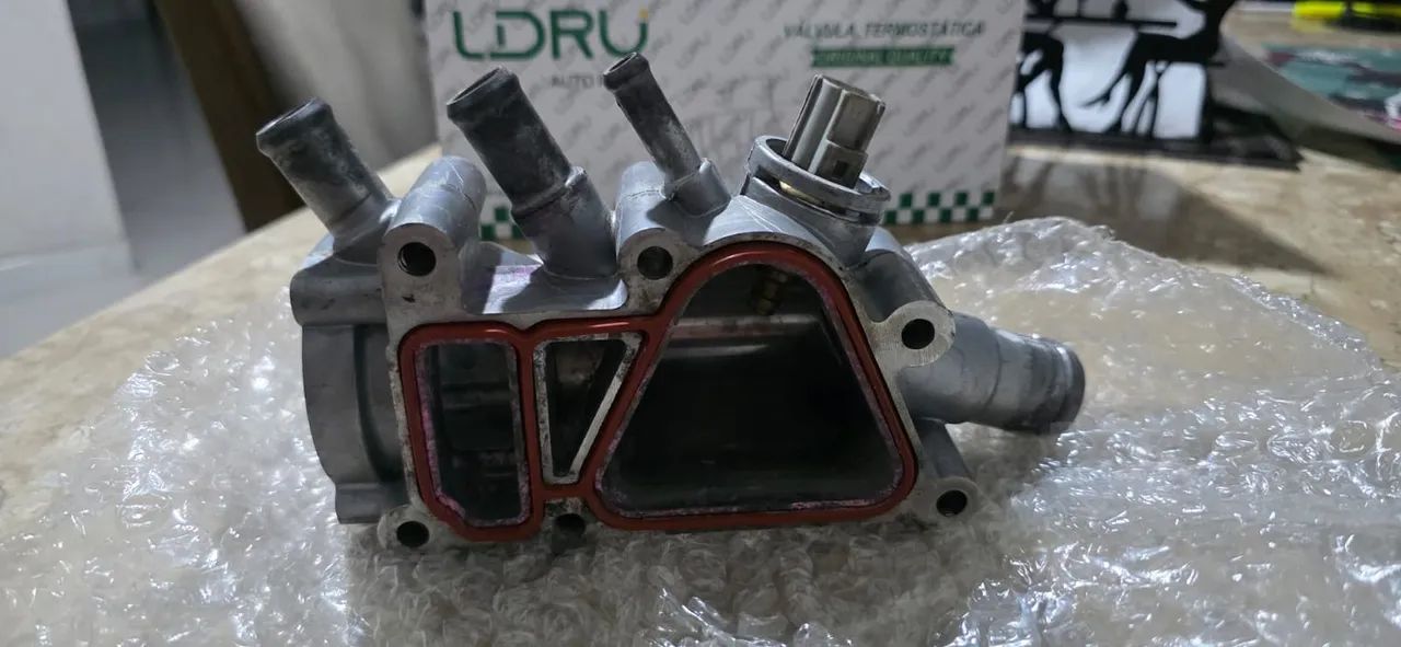 Carcaça da válvula termostática do motor Zetec Rocan 2008 à 2018 (Fiesta e Ecosport).  - Foto 2